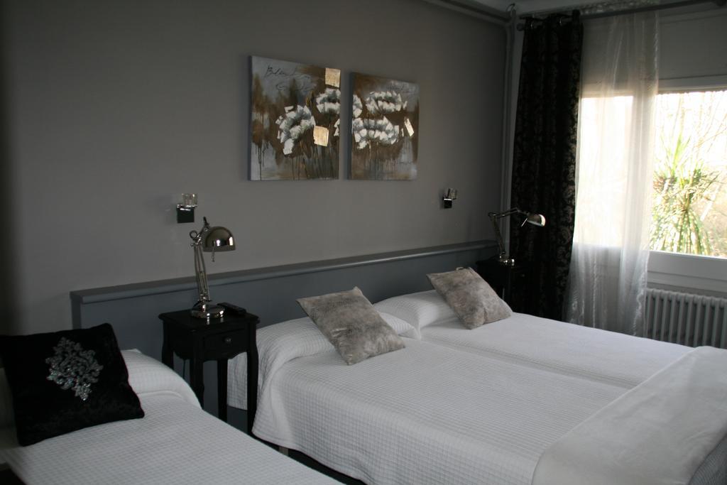 Hotel L'Ast Μπανιόλες Δωμάτιο φωτογραφία